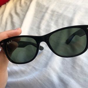 ray-ban wayfayers!